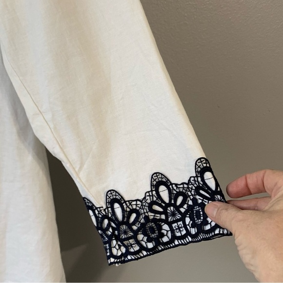 Preston & York white linen blend blouse with navy embroidered lace.‎ NWT Size 8 - Picture 5 of 9